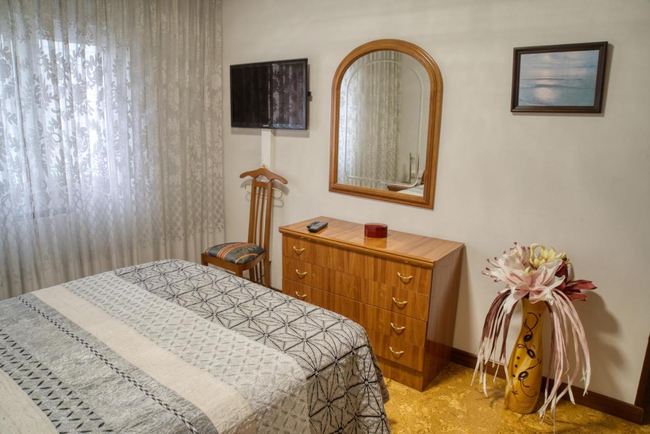 Apartamento Muy Amplio, Con Wifi Y A 12 Minutos Del Centro Gijón Exteriér fotografie