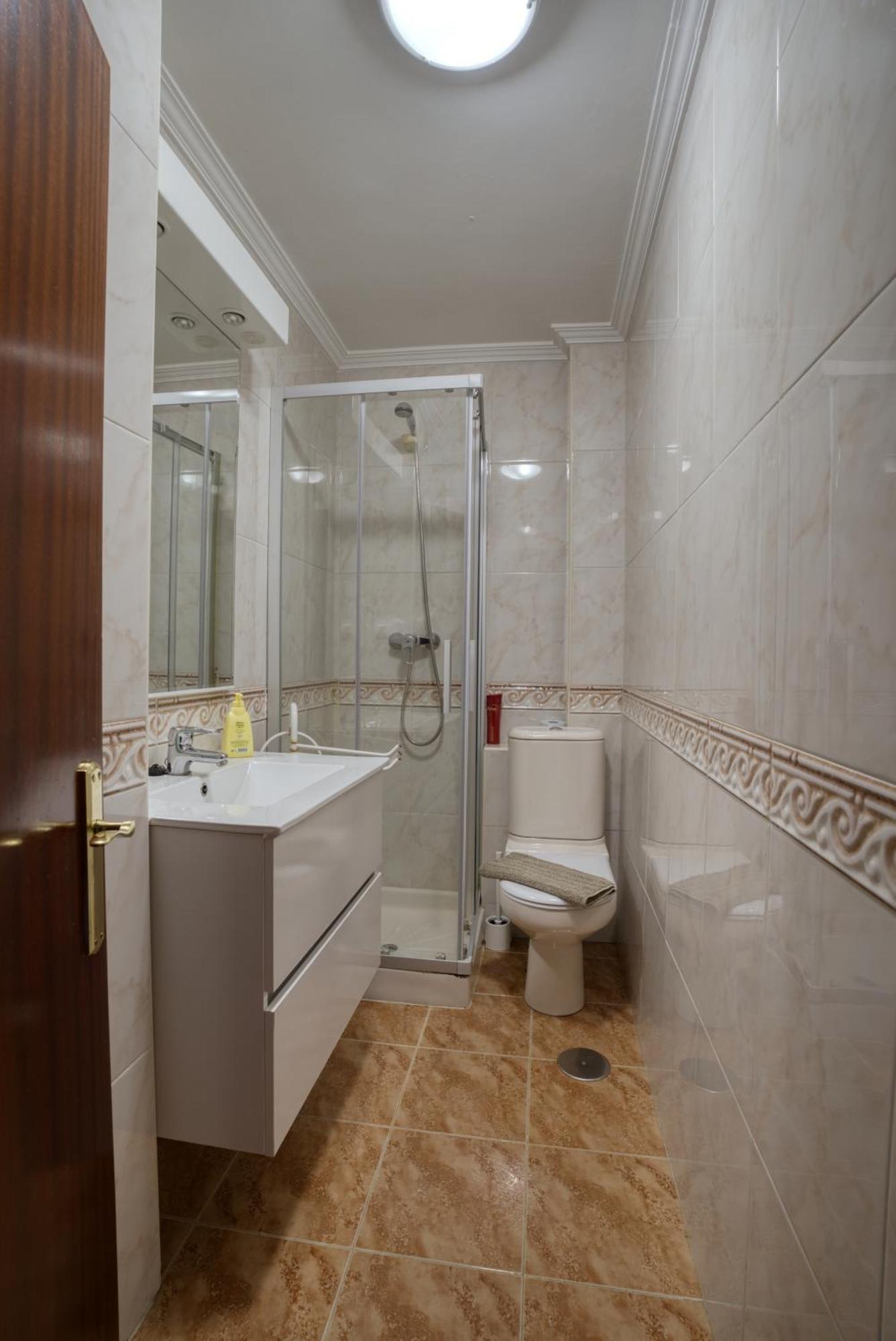 Apartamento Muy Amplio, Con Wifi Y A 12 Minutos Del Centro Gijón Exteriér fotografie