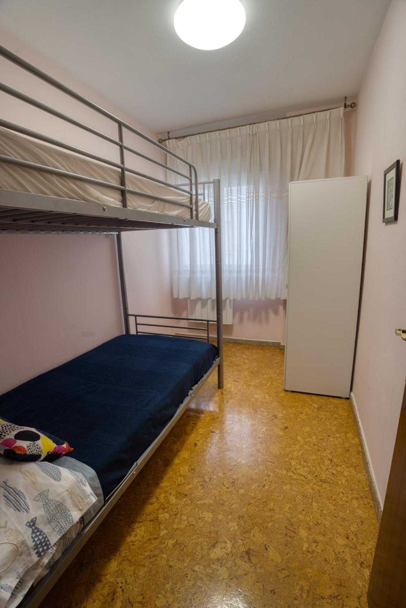 Apartamento Muy Amplio, Con Wifi Y A 12 Minutos Del Centro Gijón Exteriér fotografie