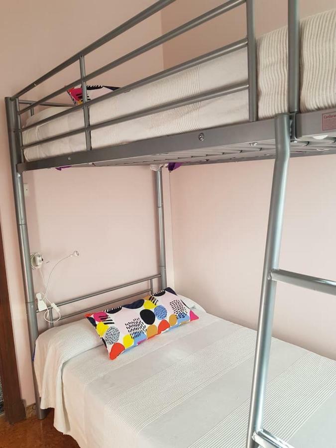 Apartamento Muy Amplio, Con Wifi Y A 12 Minutos Del Centro Gijón Exteriér fotografie